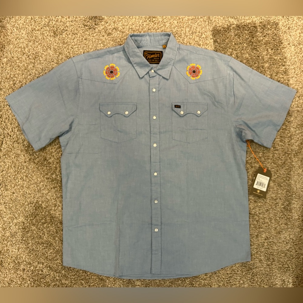 NWT — XL Howler Brothers Crosscut Deluxe Short Sleeve Beach Blooms Blue Chambray